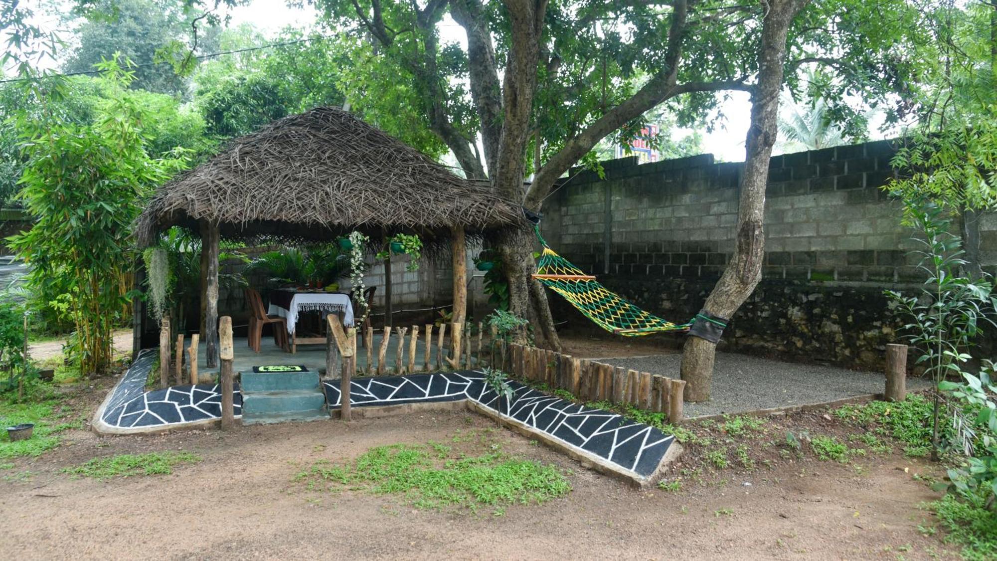 Prem Nadee Homestay ดัมบูลลา ภายนอก รูปภาพ